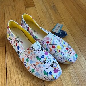 Toms women’s pride Slip-Ons NWT size 9